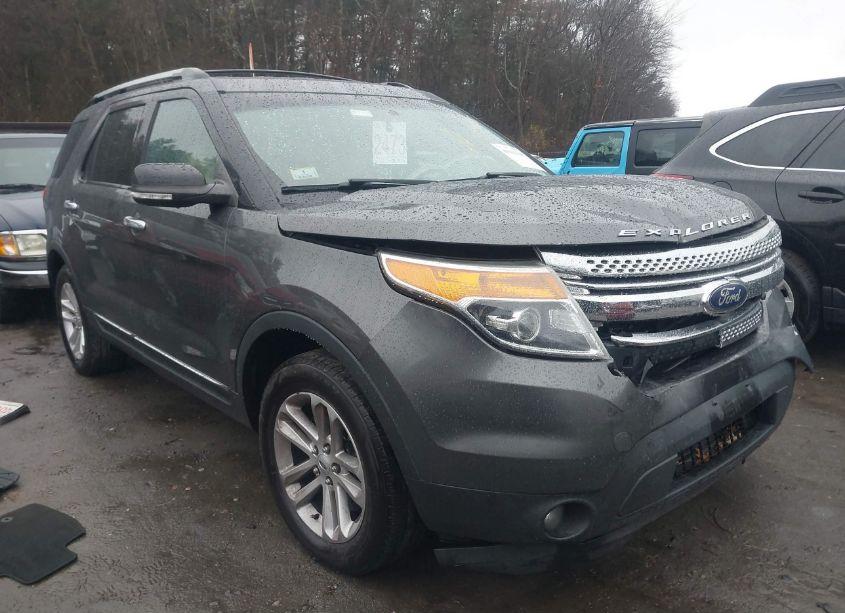 2015 Ford Explorer XLT (VIN 1FM5K7D82FGB52480) main photo