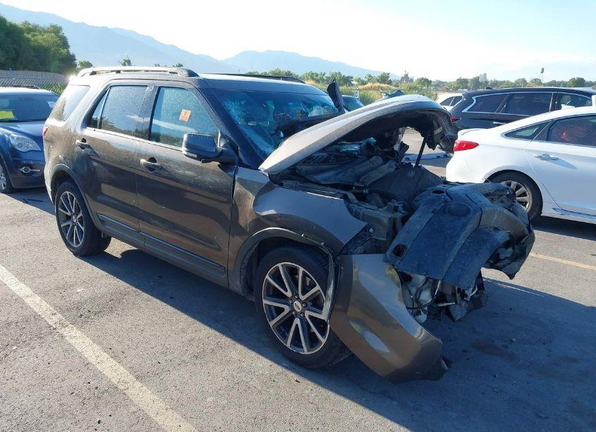 2015 Ford Explorer XLT (VIN 1FM5K7D82FGB59901) main photo