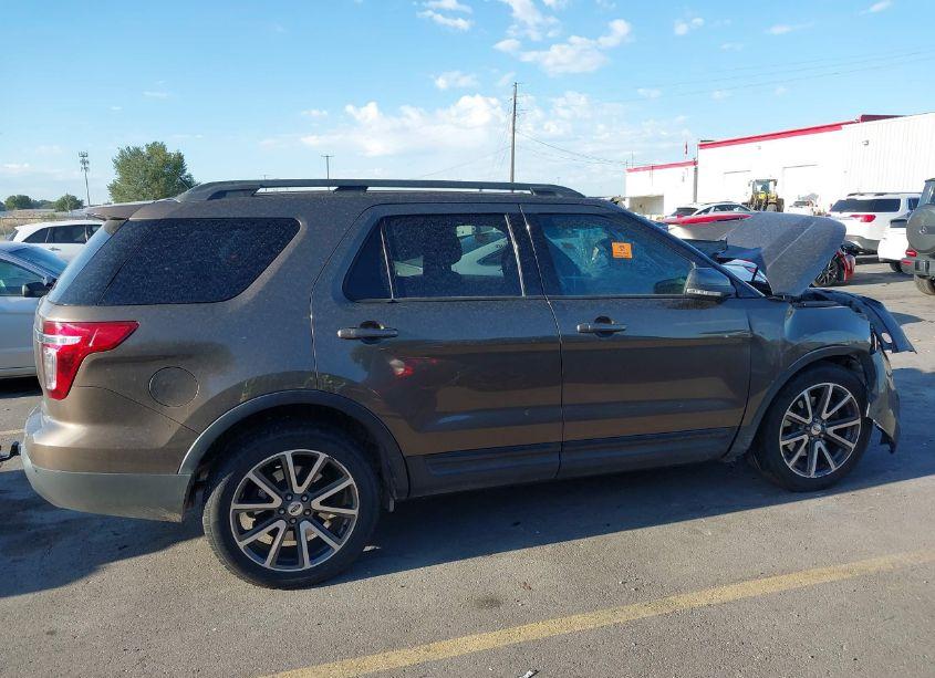 Photo 12 of 2015 Ford Explorer XLT (VIN 1FM5K7D82FGB59901)