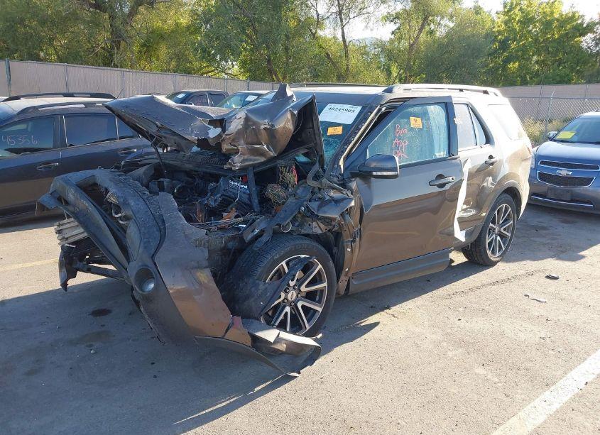 Photo 2 of 2015 Ford Explorer XLT (VIN 1FM5K7D82FGB59901)