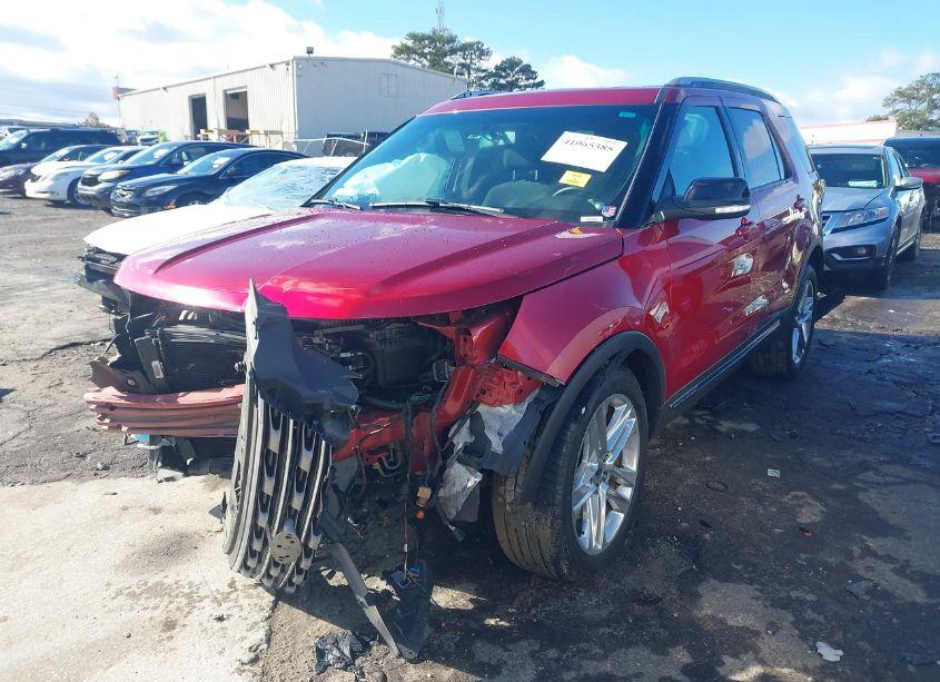 Photo 2 of 2016 Ford Explorer XLT (VIN 1FM5K7D82GGA16870)