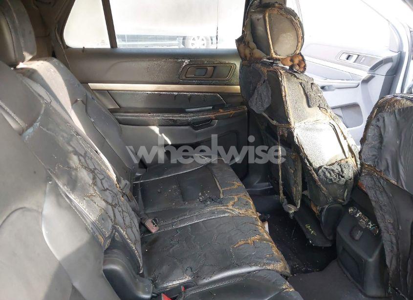 Photo 18 of 2016 Ford Explorer XLT (VIN 1FM5K7D82GGA36861)