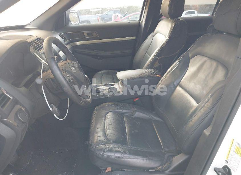 Photo 6 of 2016 Ford Explorer XLT (VIN 1FM5K7D82GGA36861)