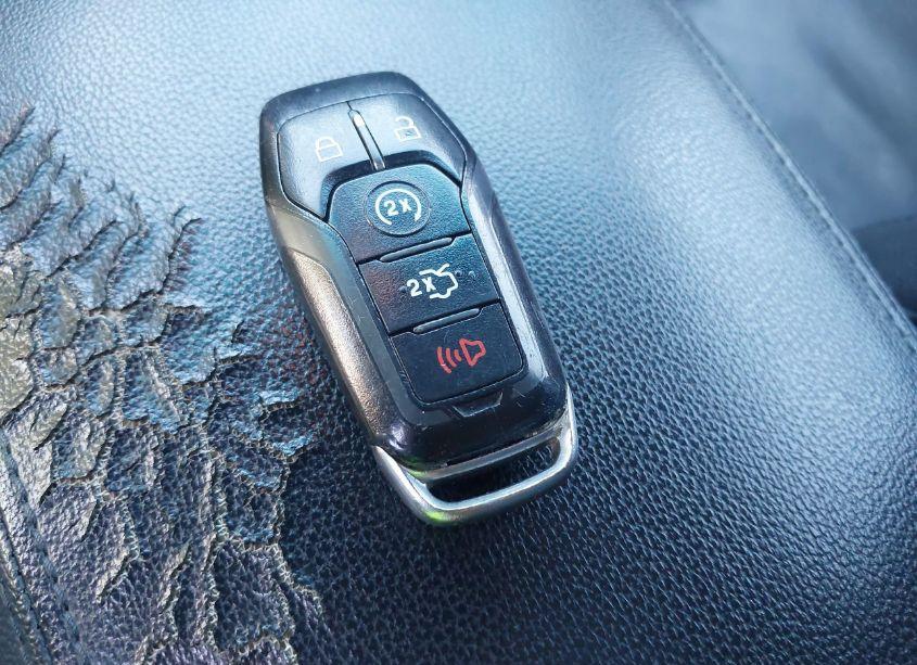 Photo 11 of 2016 Ford Explorer XLT (VIN 1FM5K7D82GGD00824)