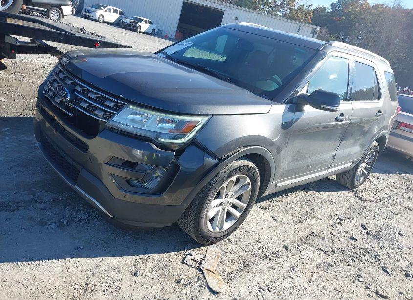 Photo 2 of 2016 Ford Explorer XLT (VIN 1FM5K7D82GGD00824)