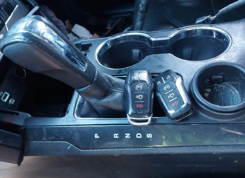 Photo 11 of 2016 Ford Explorer XLT (VIN 1FM5K7D82GGD14383)