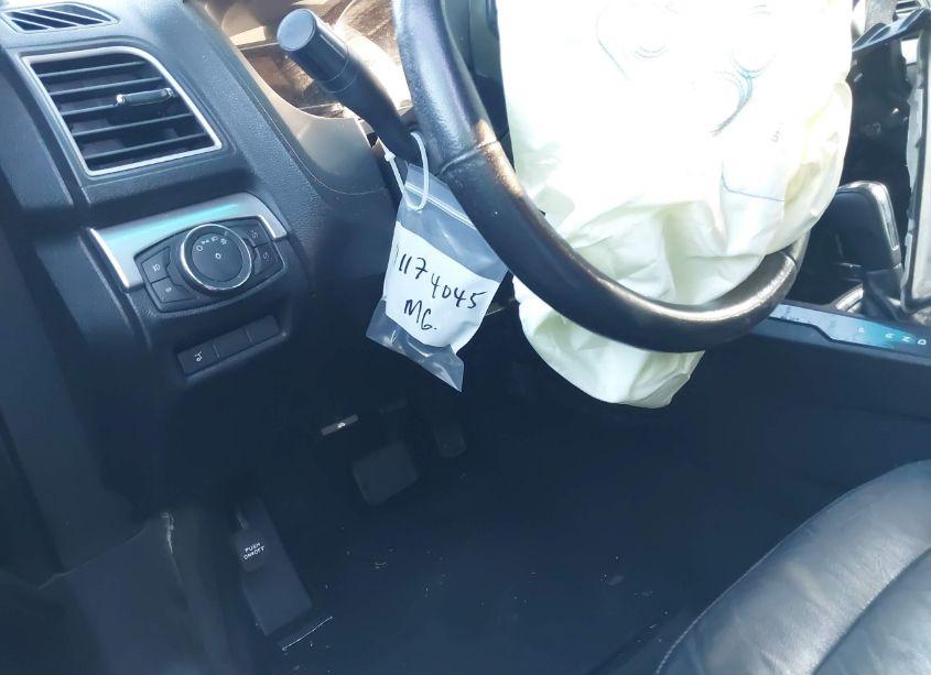 Photo 18 of 2016 Ford Explorer XLT (VIN 1FM5K7D82GGD14383)