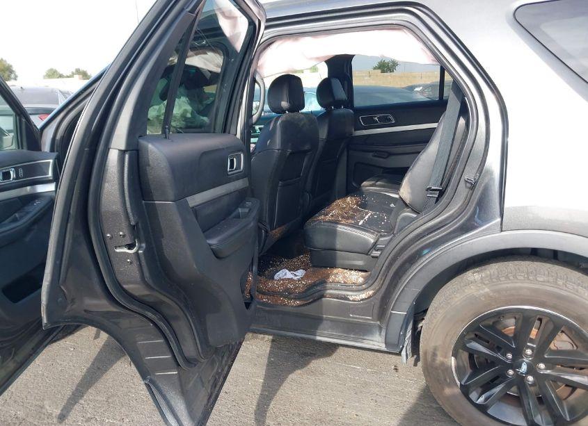 Photo 8 of 2016 Ford Explorer XLT (VIN 1FM5K7D82GGD14383)