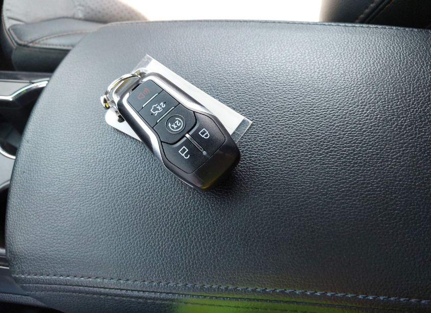 Photo 11 of 2017 Ford Explorer XLT (VIN 1FM5K7D82HGA11900)