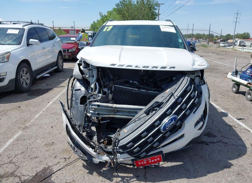 Photo 12 of 2017 Ford Explorer XLT (VIN 1FM5K7D82HGA11900)