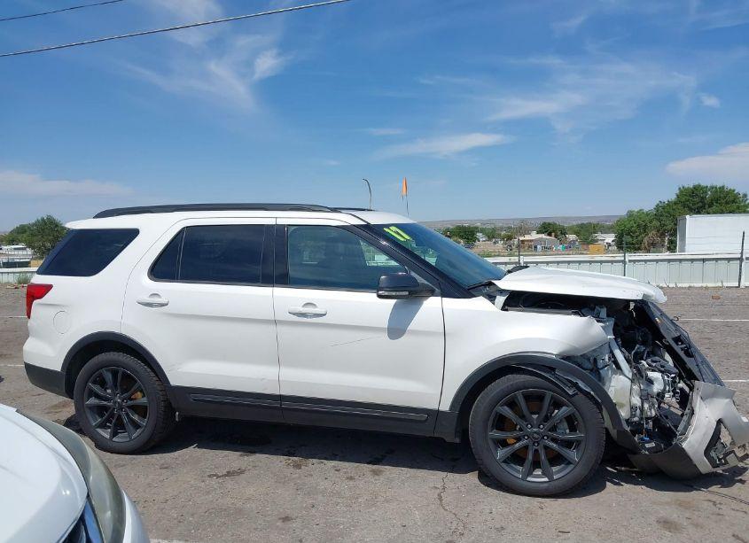 Photo 13 of 2017 Ford Explorer XLT (VIN 1FM5K7D82HGA11900)