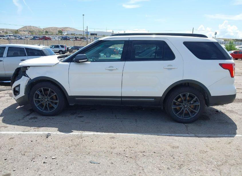 Photo 14 of 2017 Ford Explorer XLT (VIN 1FM5K7D82HGA11900)