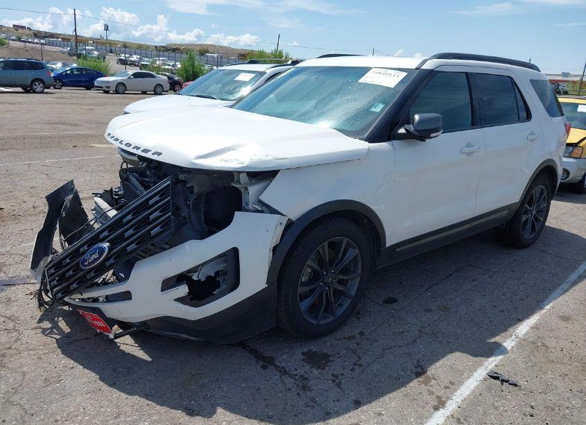 Photo 2 of 2017 Ford Explorer XLT (VIN 1FM5K7D82HGA11900)