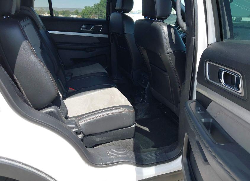 Photo 8 of 2017 Ford Explorer XLT (VIN 1FM5K7D82HGA11900)