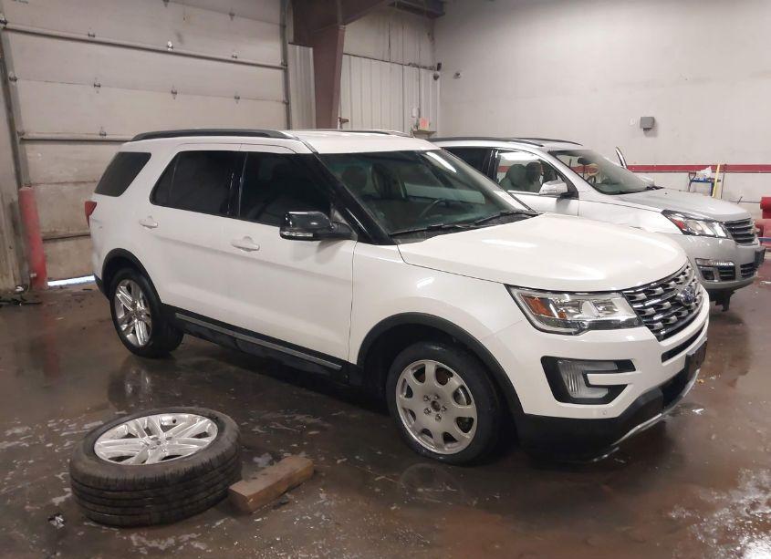 2017 Ford Explorer XLT (VIN 1FM5K7D82HGA15946) main photo