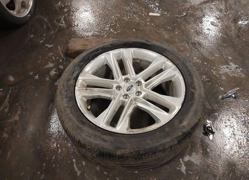 Photo 12 of 2017 Ford Explorer XLT (VIN 1FM5K7D82HGA15946)