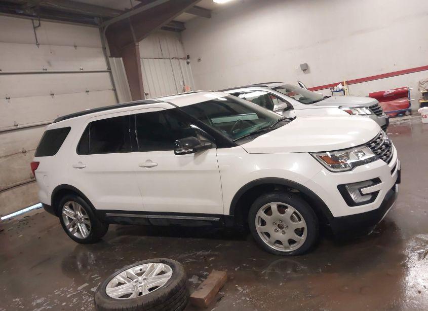 Photo 14 of 2017 Ford Explorer XLT (VIN 1FM5K7D82HGA15946)