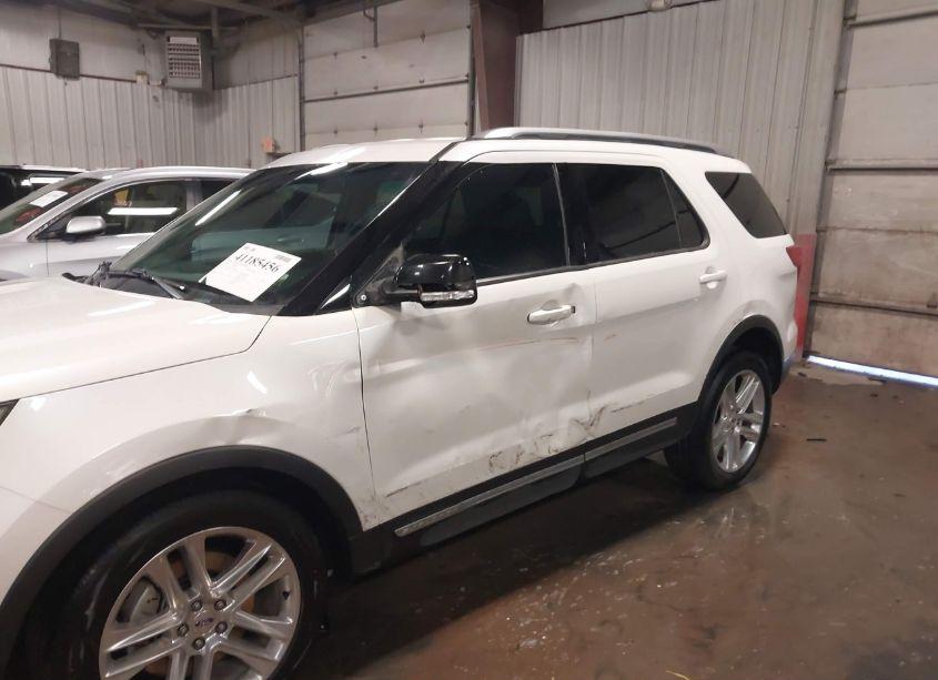 Photo 6 of 2017 Ford Explorer XLT (VIN 1FM5K7D82HGA15946)