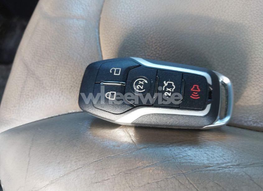 Photo 11 of 2017 Ford Explorer XLT (VIN 1FM5K7D82HGA54052)