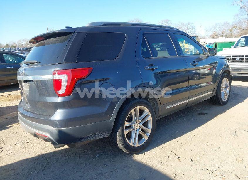 Photo 4 of 2017 Ford Explorer XLT (VIN 1FM5K7D82HGA54052)