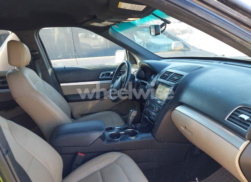 Photo 5 of 2017 Ford Explorer XLT (VIN 1FM5K7D82HGA54052)