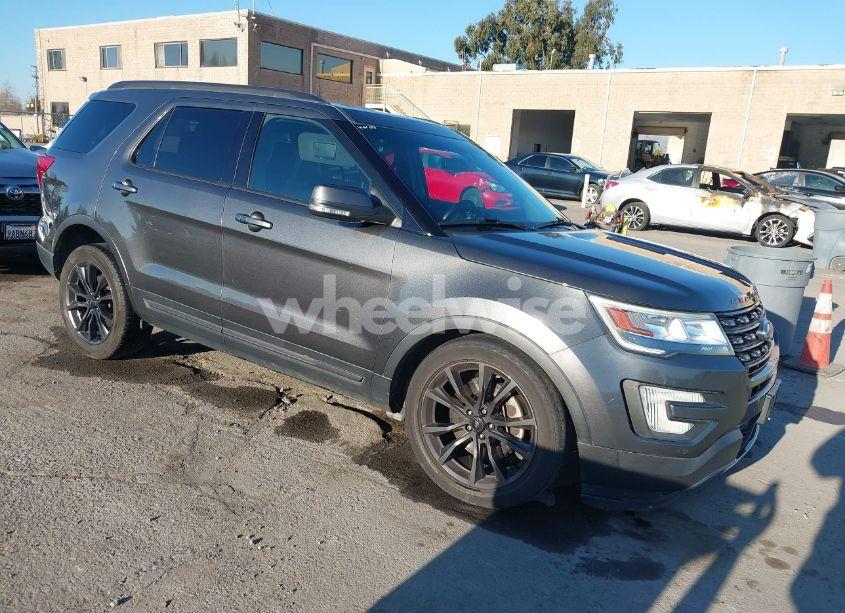 2017 Ford Explorer XLT (VIN 1FM5K7D82HGA88489) main photo