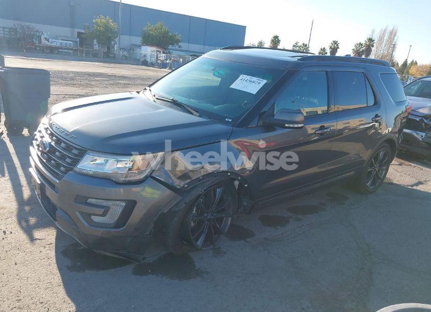 Photo 2 of 2017 Ford Explorer XLT (VIN 1FM5K7D82HGA88489)