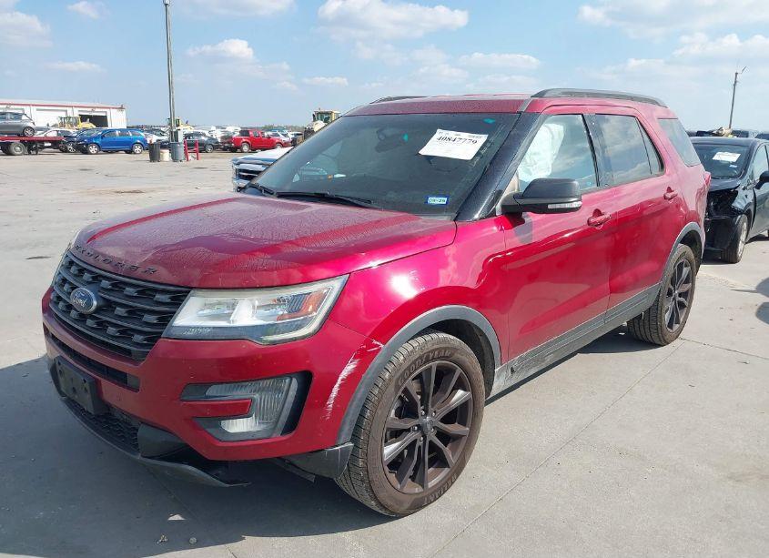 Photo 2 of 2017 Ford Explorer XLT (VIN 1FM5K7D82HGA93093)