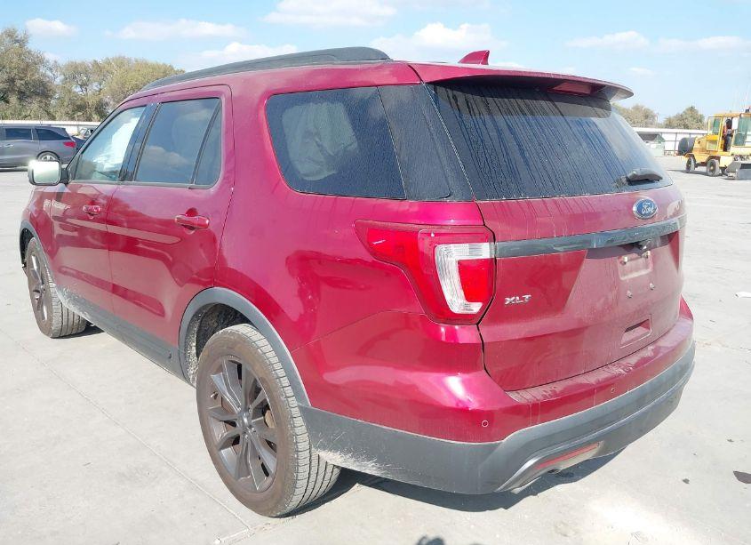 Photo 3 of 2017 Ford Explorer XLT (VIN 1FM5K7D82HGA93093)