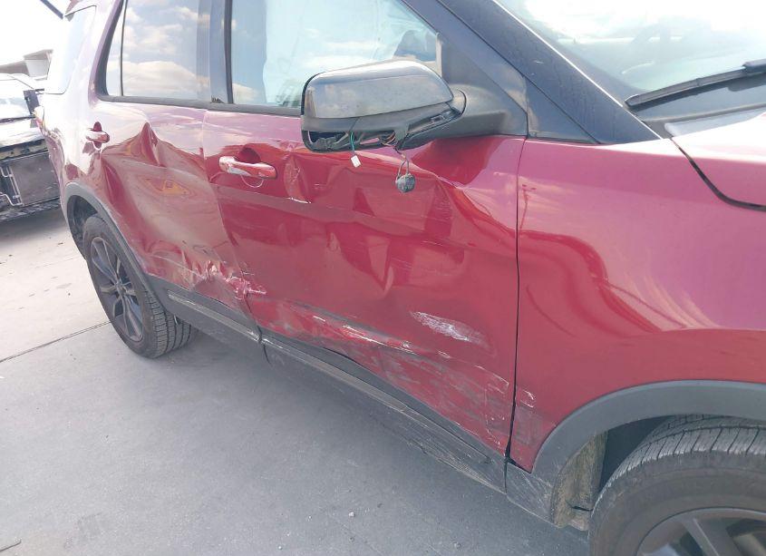 Photo 6 of 2017 Ford Explorer XLT (VIN 1FM5K7D82HGA93093)