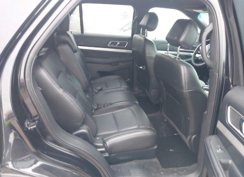 Photo 8 of 2017 Ford Explorer XLT (VIN 1FM5K7D82HGA98830)