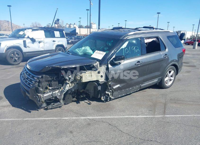 Photo 2 of 2017 Ford Explorer XLT (VIN 1FM5K7D82HGB06957)