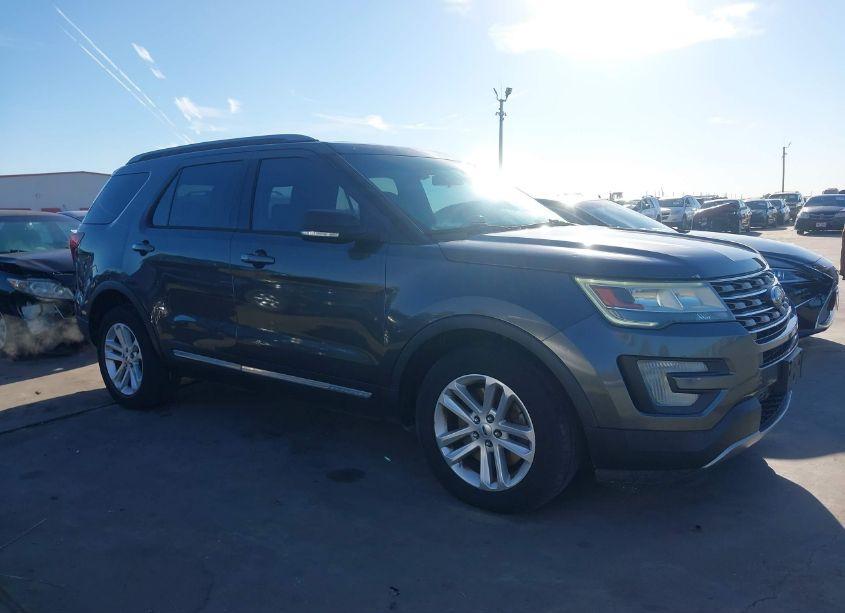 Photo 13 of 2017 Ford Explorer XLT (VIN 1FM5K7D82HGB45662)