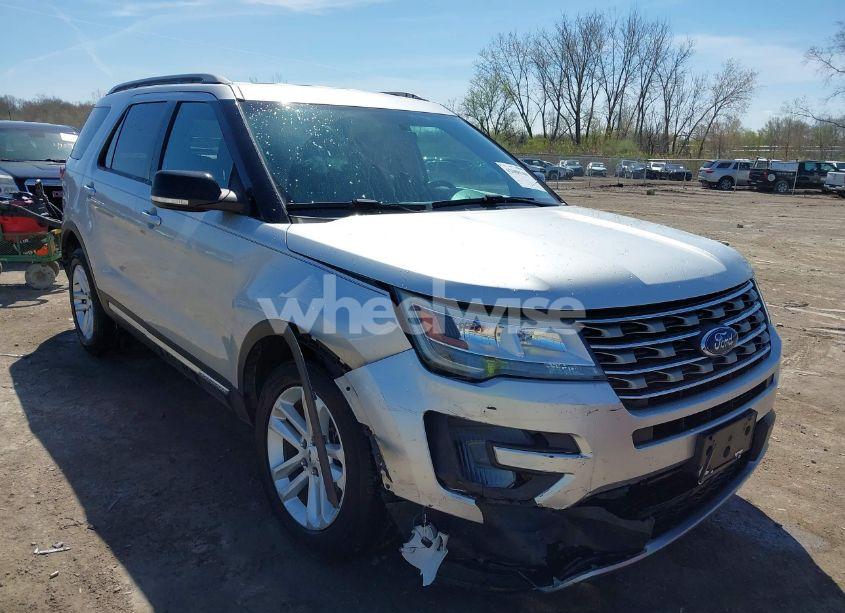 2017 Ford Explorer XLT (VIN 1FM5K7D82HGC52758) main photo