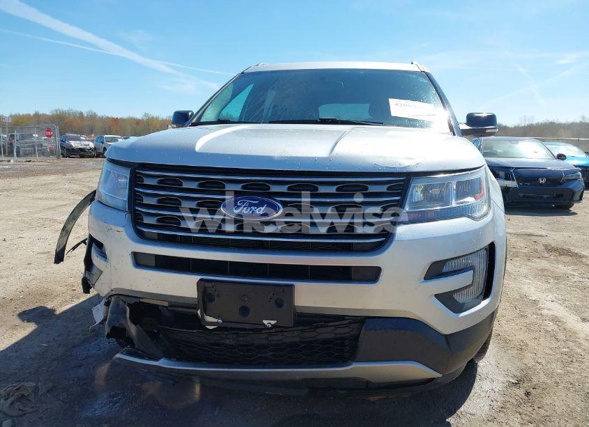 Photo 12 of 2017 Ford Explorer XLT (VIN 1FM5K7D82HGC52758)