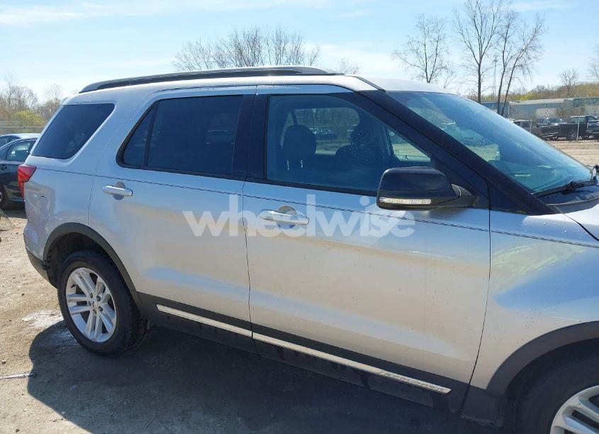 Photo 13 of 2017 Ford Explorer XLT (VIN 1FM5K7D82HGC52758)
