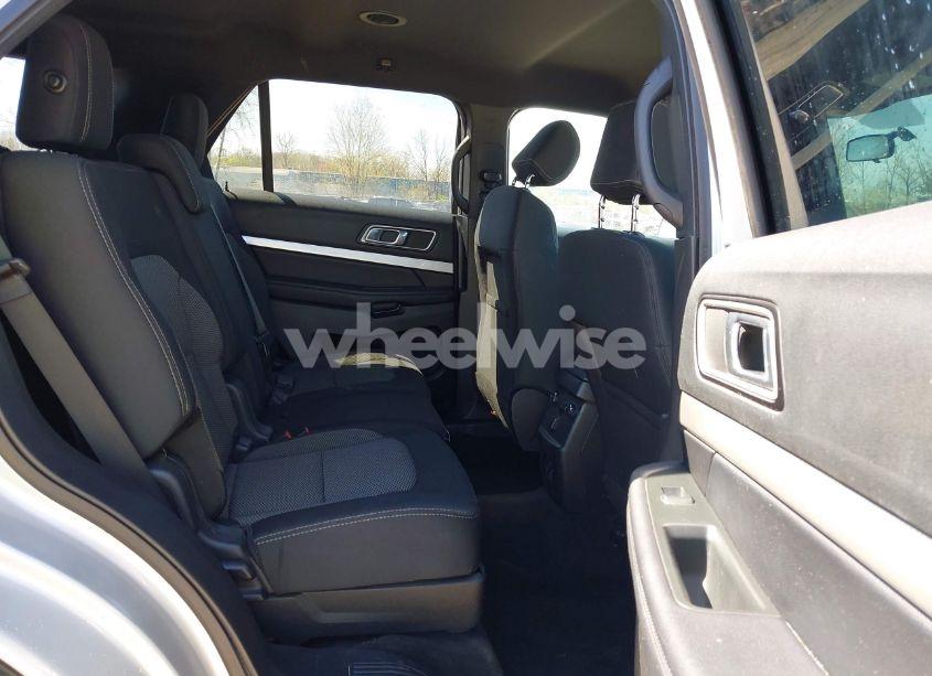 Photo 8 of 2017 Ford Explorer XLT (VIN 1FM5K7D82HGC52758)