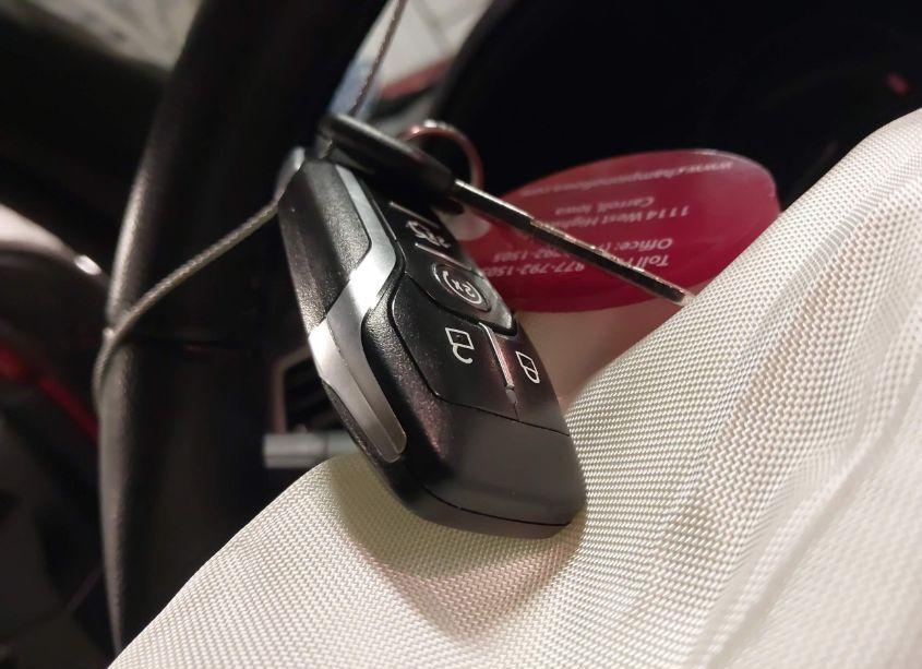 Photo 11 of 2017 Ford Explorer XLT (VIN 1FM5K7D82HGD16815)