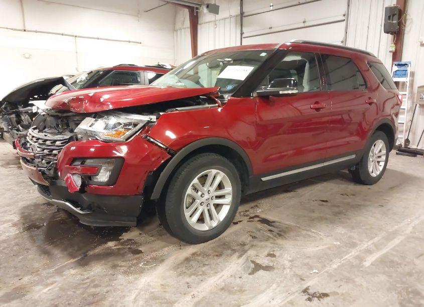 Photo 2 of 2017 Ford Explorer XLT (VIN 1FM5K7D82HGD16815)
