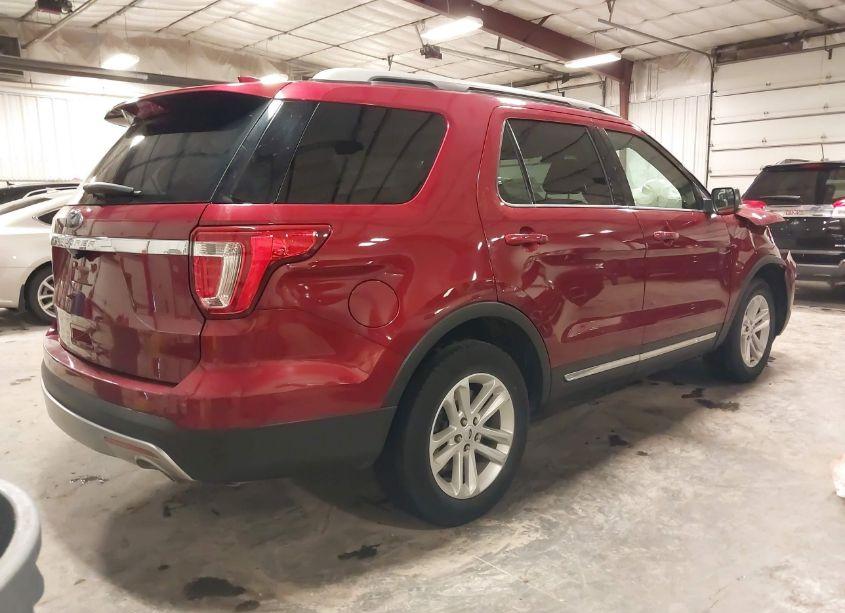 Photo 4 of 2017 Ford Explorer XLT (VIN 1FM5K7D82HGD16815)