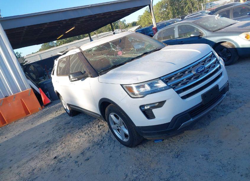 2018 Ford Explorer XLT (VIN 1FM5K7D82JGA04841) main photo