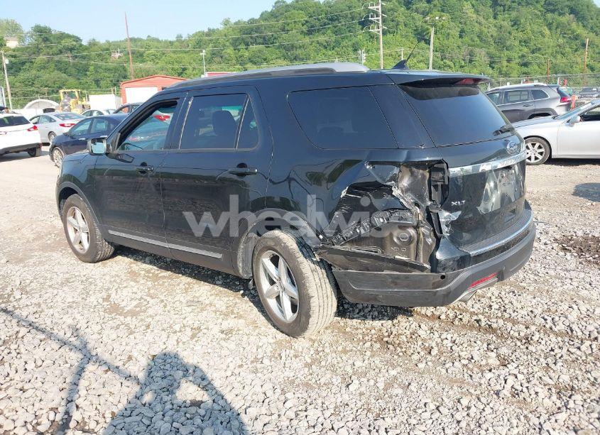 Photo 3 of 2018 Ford Explorer XLT (VIN 1FM5K7D82JGB16748)
