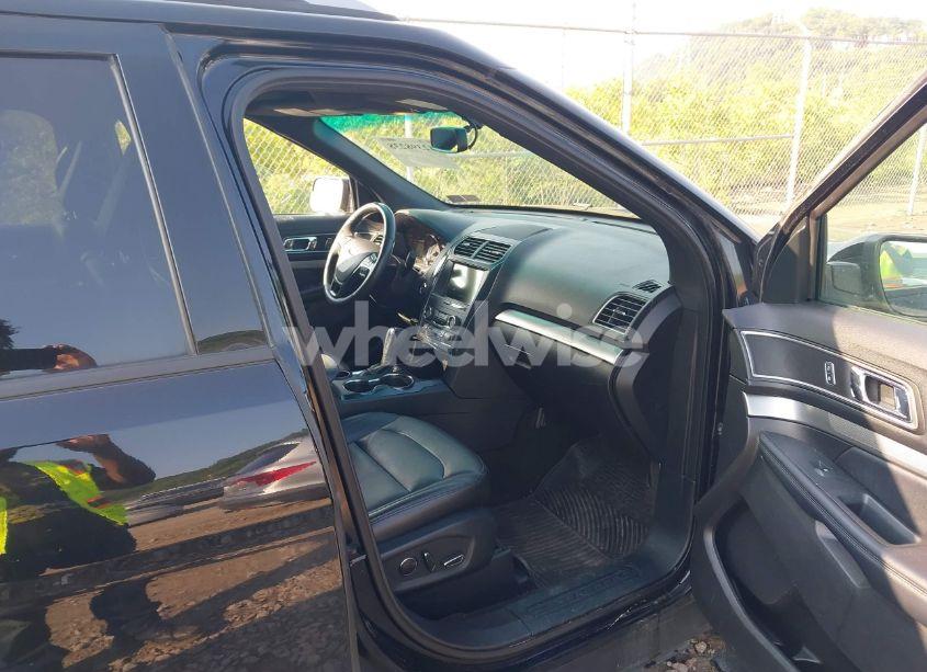 Photo 5 of 2018 Ford Explorer XLT (VIN 1FM5K7D82JGB16748)