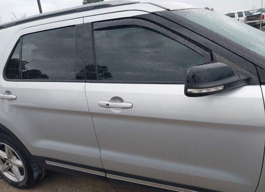 Photo 13 of 2018 Ford Explorer XLT (VIN 1FM5K7D82JGC70408)