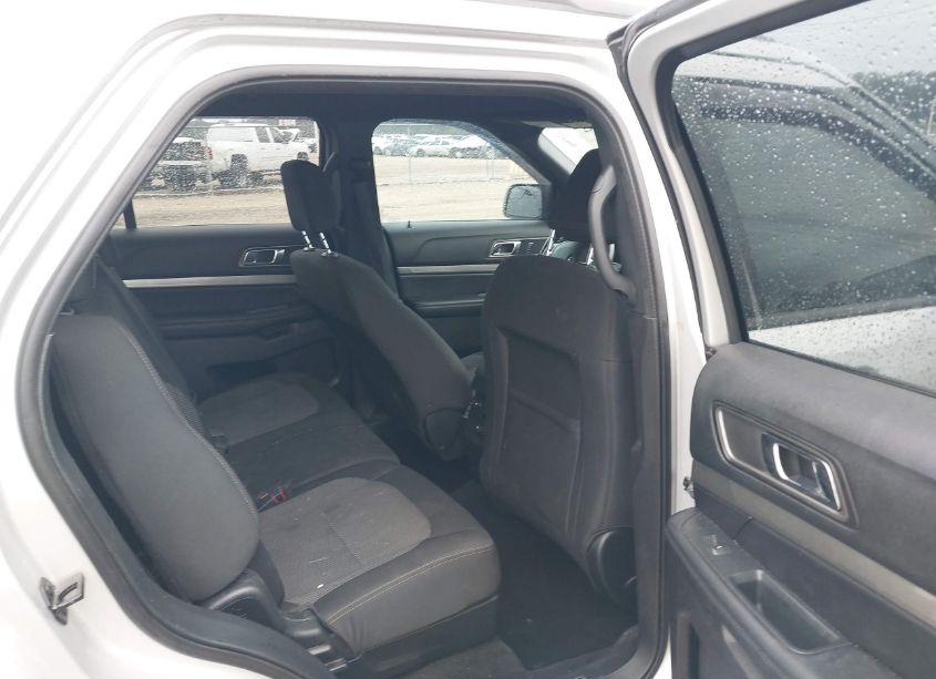 Photo 8 of 2018 Ford Explorer XLT (VIN 1FM5K7D82JGC70408)
