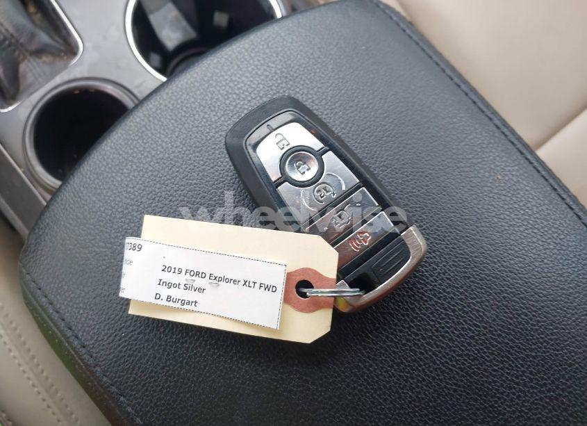 Photo 11 of 2019 Ford Explorer XLT (VIN 1FM5K7D82KGA83218)