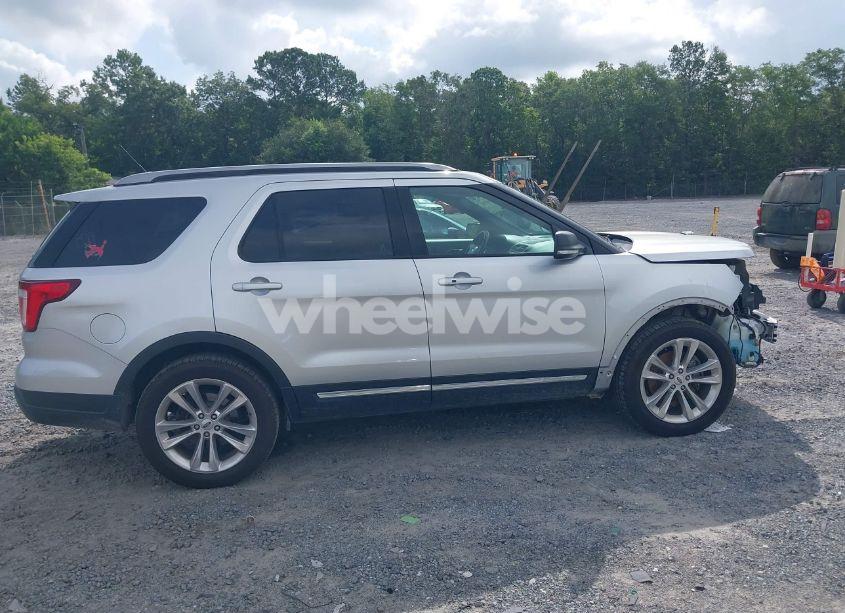 Photo 14 of 2019 Ford Explorer XLT (VIN 1FM5K7D82KGA83218)