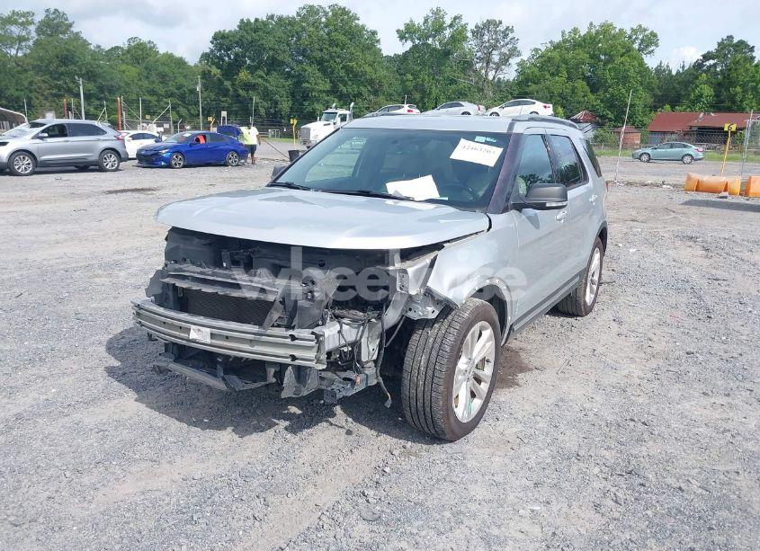 Photo 2 of 2019 Ford Explorer XLT (VIN 1FM5K7D82KGA83218)