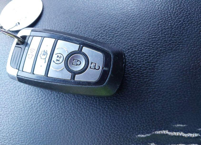 Photo 11 of 2019 Ford Explorer XLT (VIN 1FM5K7D82KGB09025)