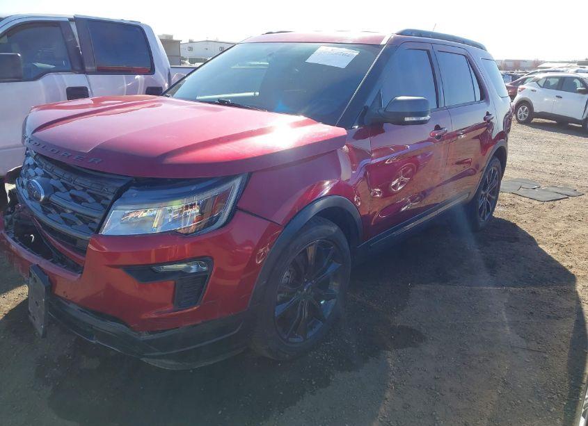 Photo 2 of 2019 Ford Explorer XLT (VIN 1FM5K7D82KGB09025)